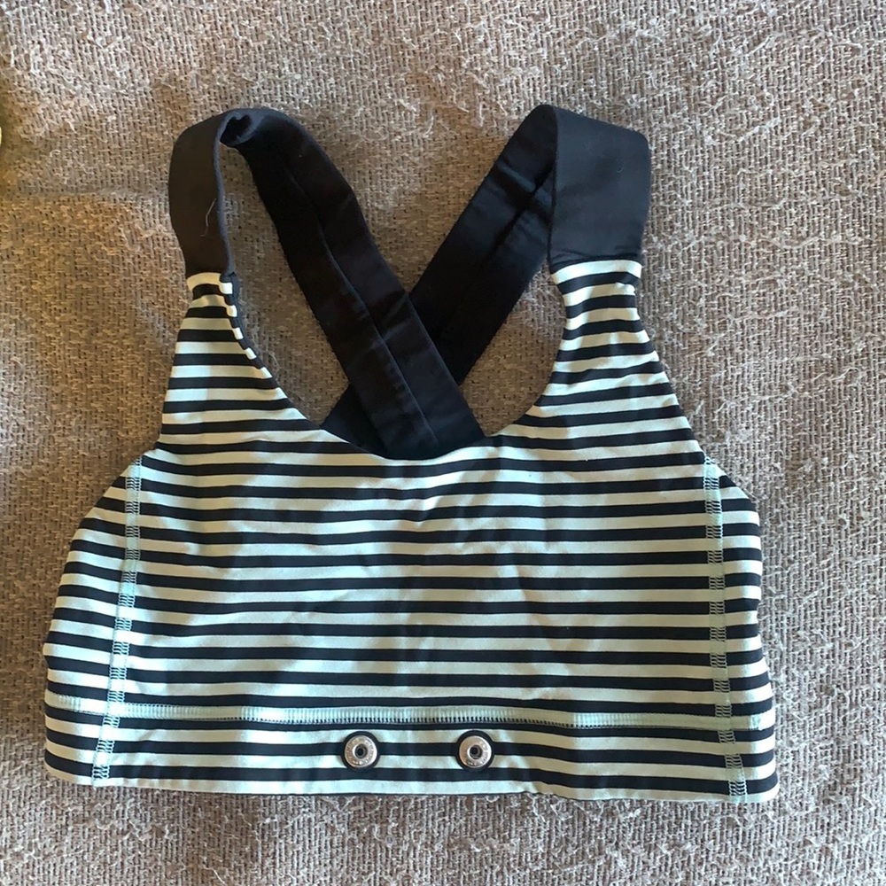 Good condition lululemon HR bra